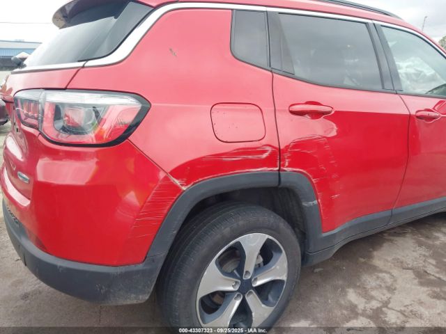 Jeep Compass Latitude 4x4 Image 14