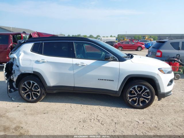 Jeep Compass Limited 4x4 Image 12