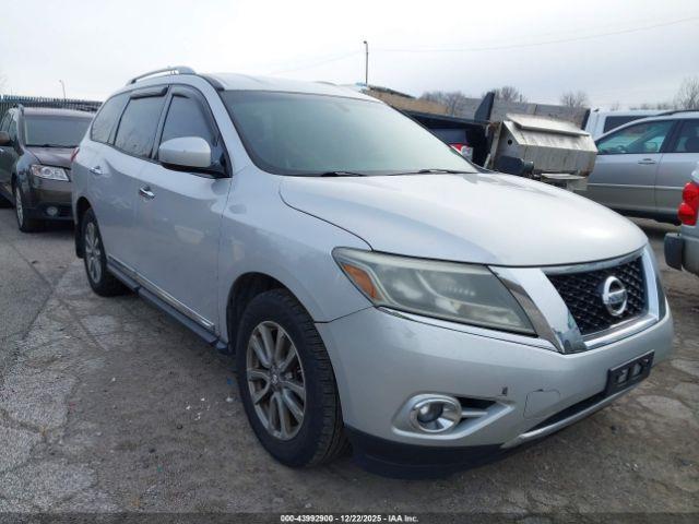  Salvage Nissan Pathfinder