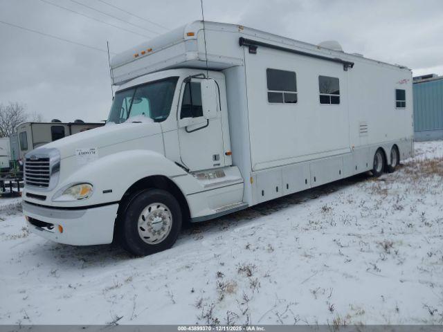 Freightliner Conventional Columbia Image 2