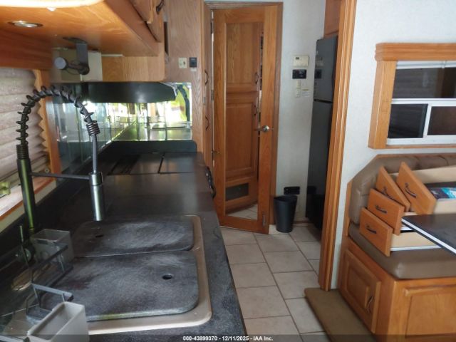 Freightliner Conventional Columbia Image 13