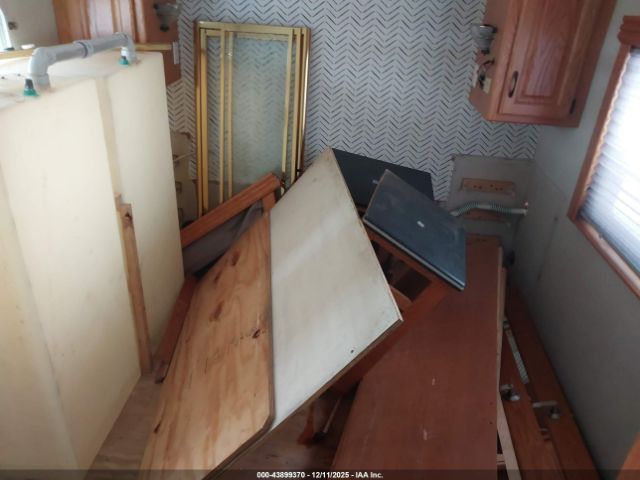 Freightliner Conventional Columbia Image 6