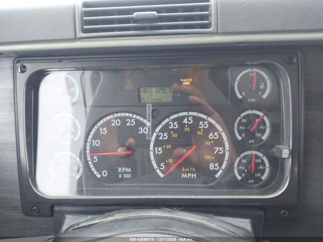 Freightliner Conventional Columbia Image 8