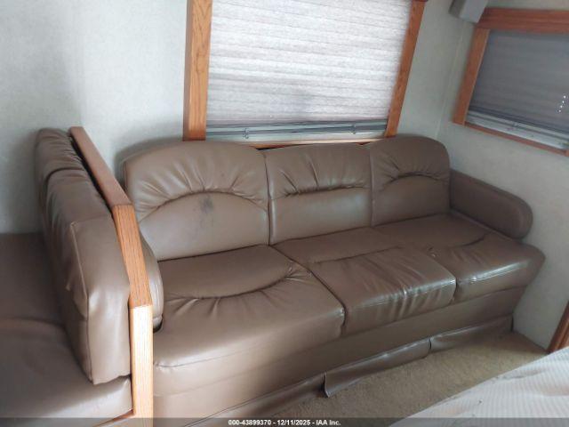 Freightliner Conventional Columbia Image 5