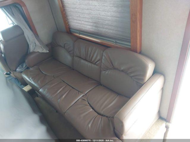 Freightliner Conventional Columbia Image 12