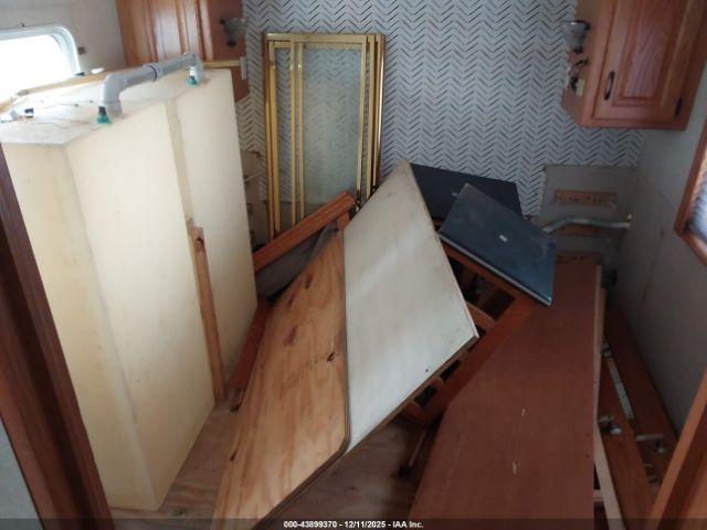 Freightliner Conventional Columbia Image 14