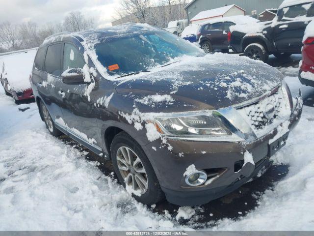  Salvage Nissan Pathfinder