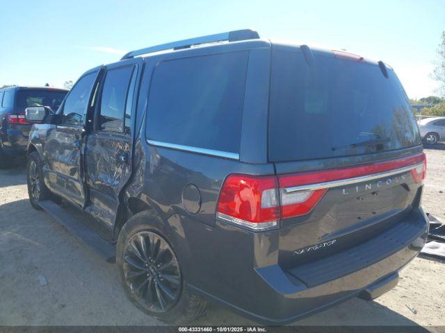 Lincoln Navigator Select Image 3