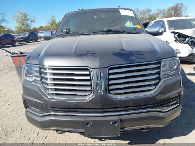 Lincoln Navigator Select Image 10
