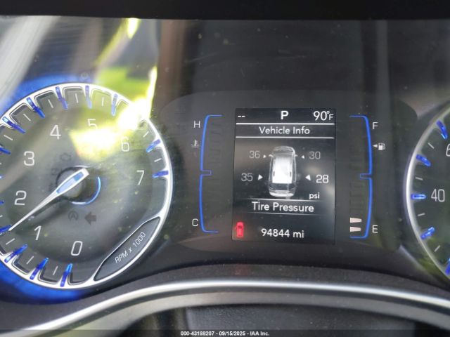 Chrysler Pacifica Touring Plus Image 10