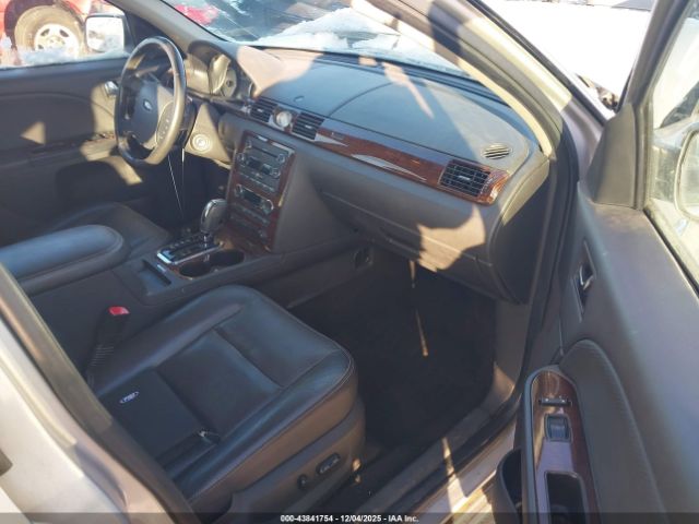 Ford Taurus Limited Image 10