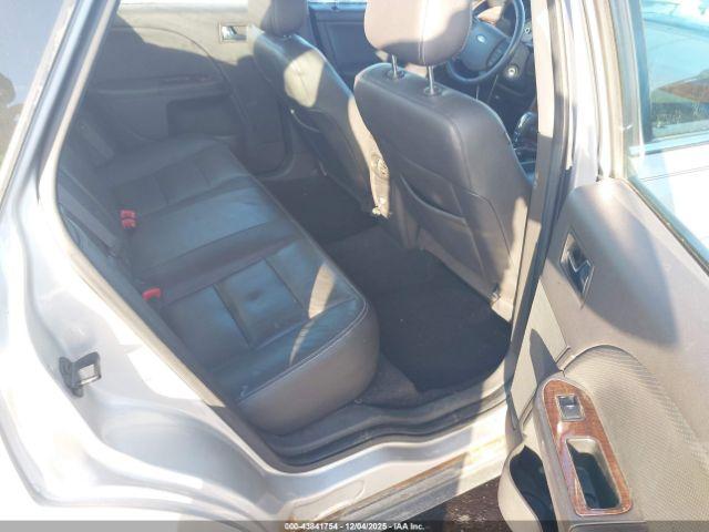 Ford Taurus Limited Image 5