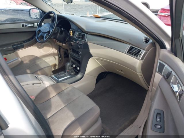 Chrysler Pacifica Image 2