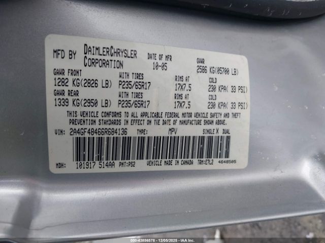 Chrysler Pacifica Image 8