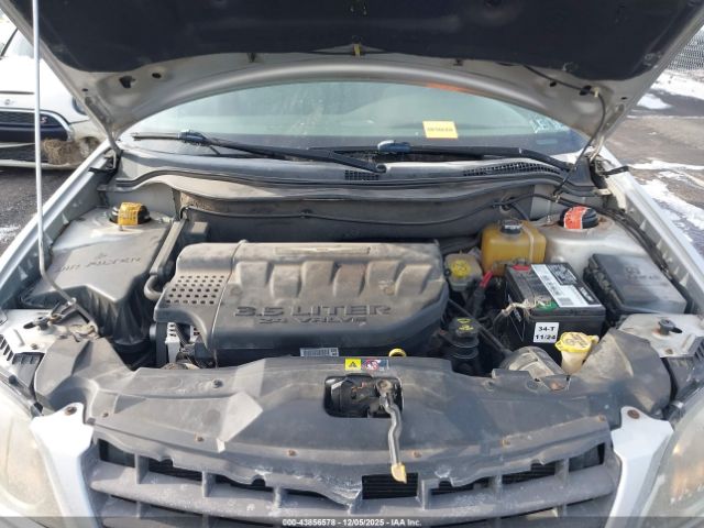 Chrysler Pacifica Image 16