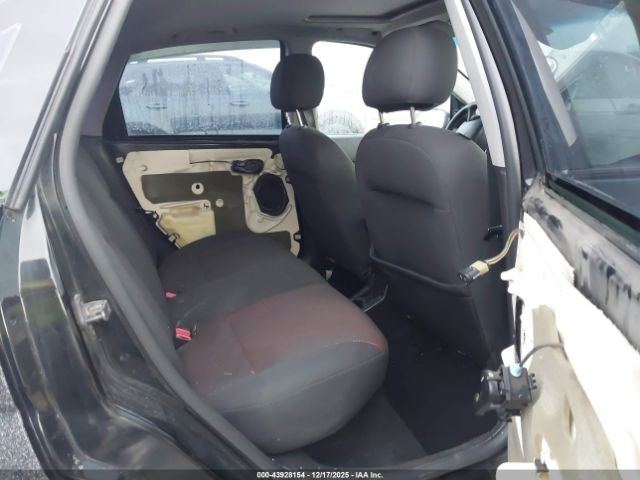 Ford Focus St Image 10