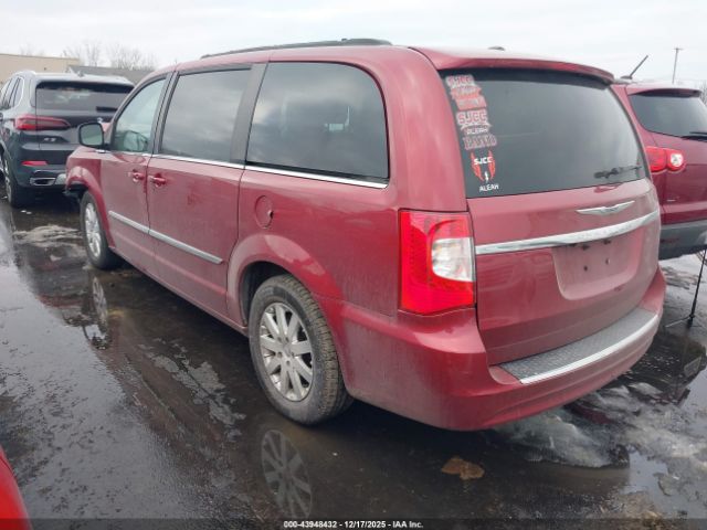 Chrysler Town & Country Touring Image 16