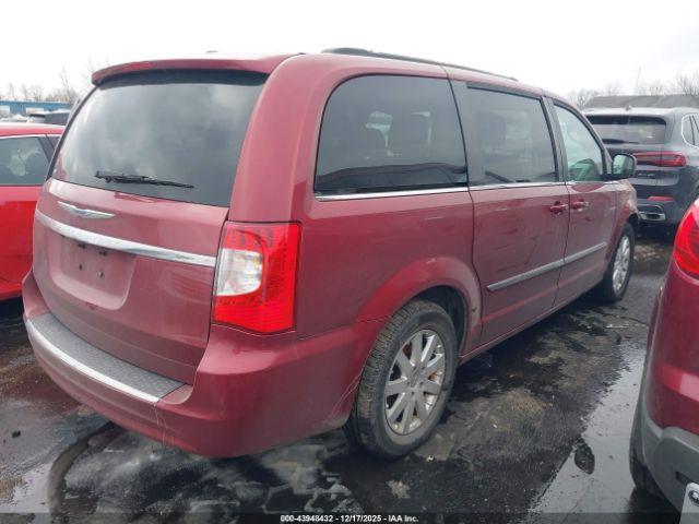 Chrysler Town & Country Touring Image 15