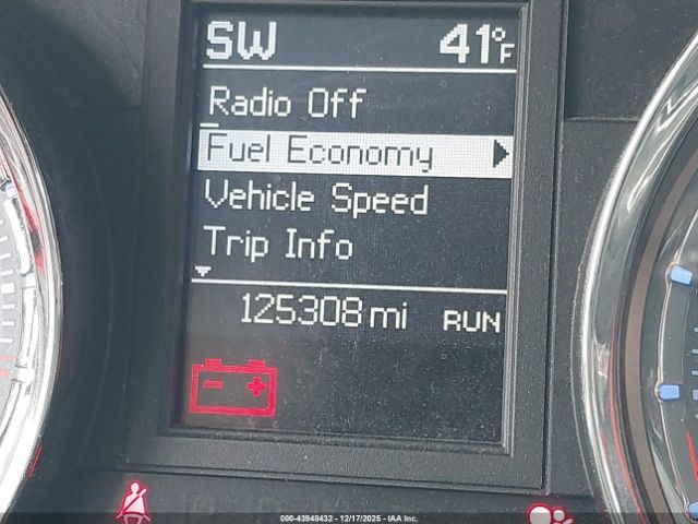 Chrysler Town & Country Touring Image 12