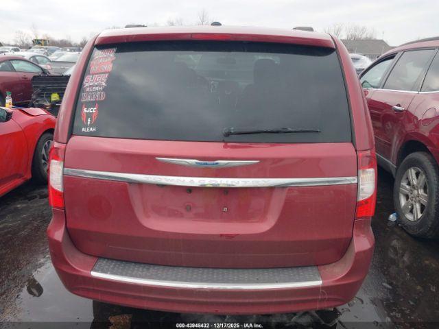 Chrysler Town & Country Touring Image 2