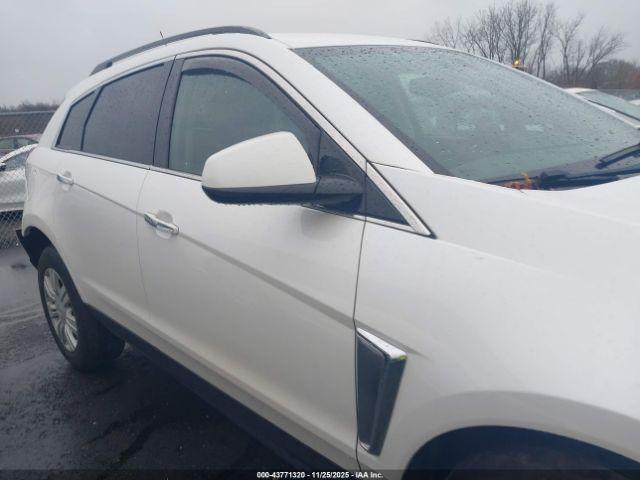 Cadillac SRX Standard Image 16