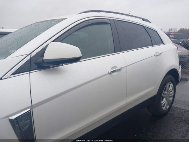 Cadillac SRX Standard Image 10