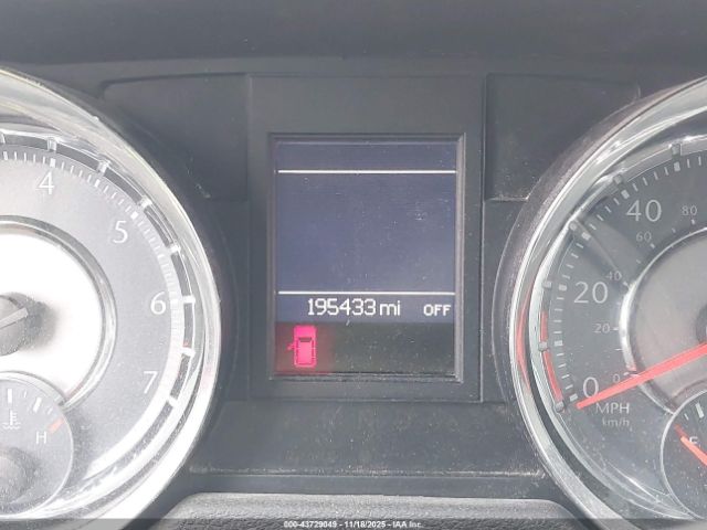 Chrysler Town & Country Touring-l Image 13