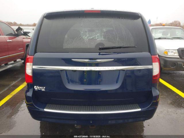 Chrysler Town & Country Touring-l Image 15