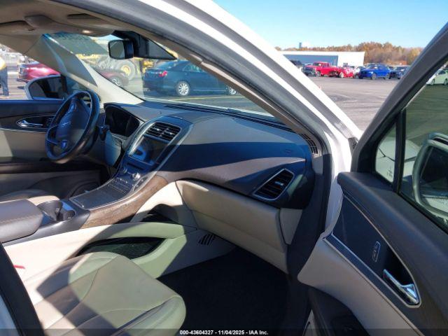 Lincoln MKX Reserve Image 16