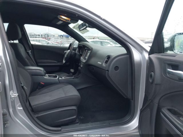 Dodge Charger Se Image 16