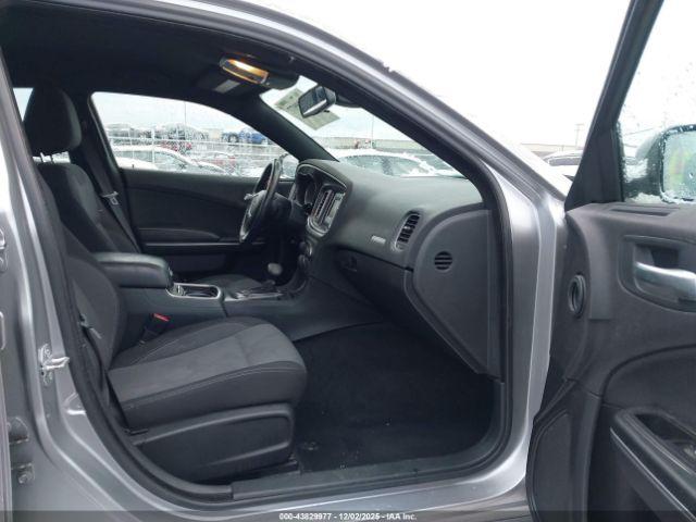 Dodge Charger Se Image 16