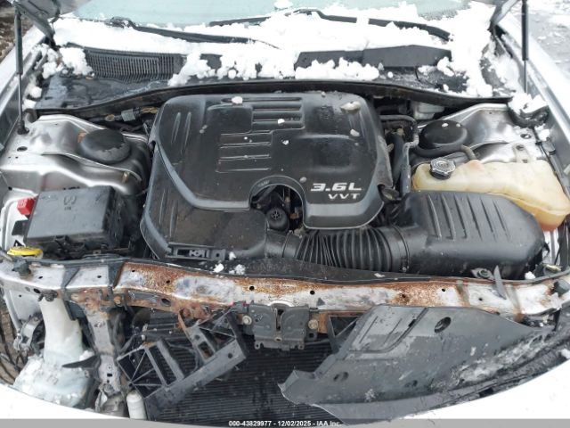 Dodge Charger Se Image 4