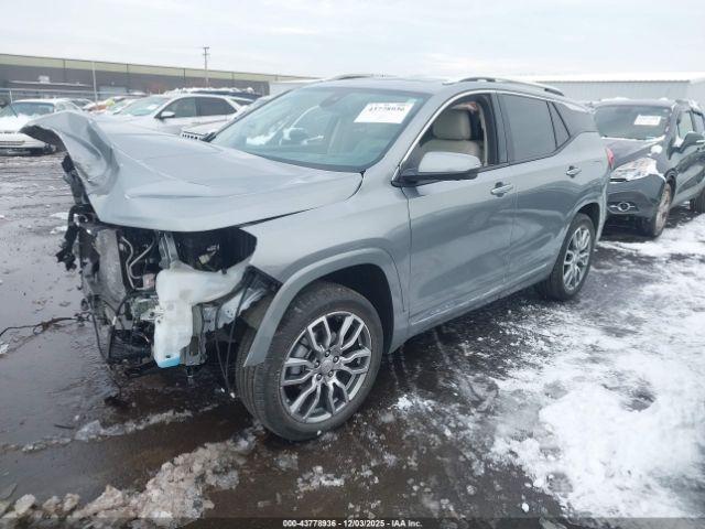 GMC Terrain Awd Denali Image 2