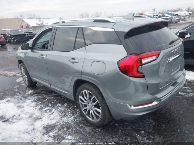 GMC Terrain Awd Denali Image 4