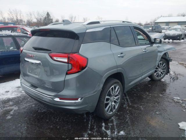 GMC Terrain Awd Denali Image 3