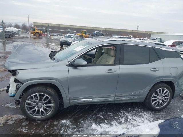 GMC Terrain Awd Denali Image 9