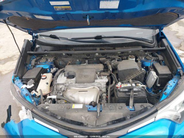 Toyota RAV4 Limited Image 8