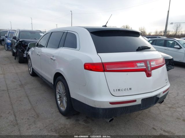 Lincoln MKT Ecoboost Image 10