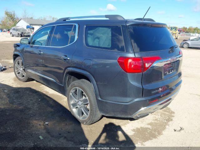 GMC Acadia Denali Image 16