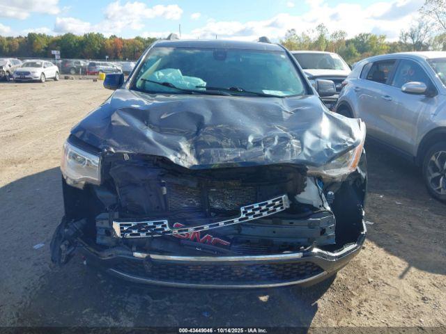 GMC Acadia Denali Image 5