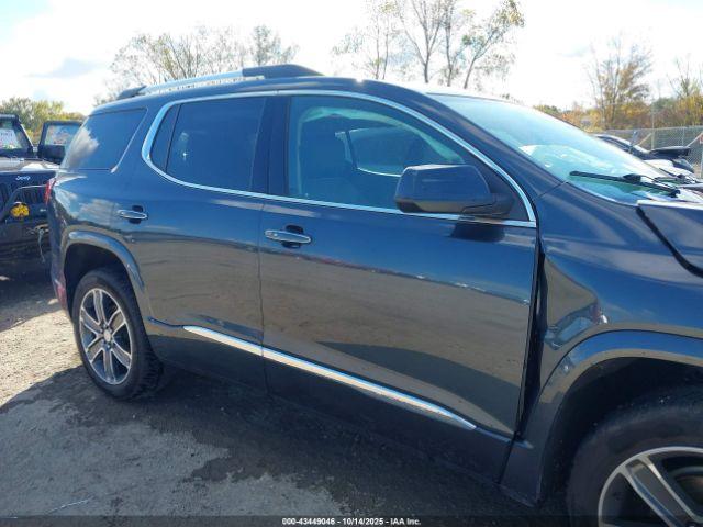 GMC Acadia Denali Image 10