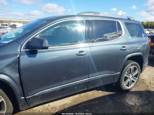 GMC Acadia Denali Image 13