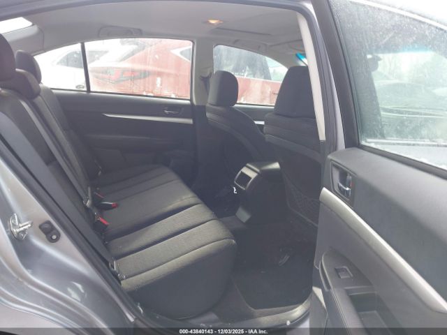 Subaru Legacy 2.5i Premium Image 10