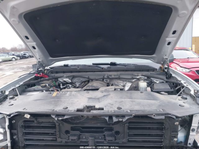 Chevrolet Silverado 1500 Custom Image 5