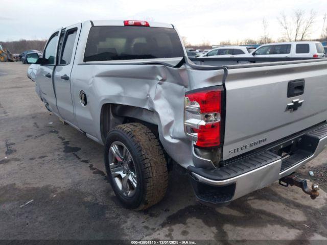 Chevrolet Silverado 1500 Custom Image 11