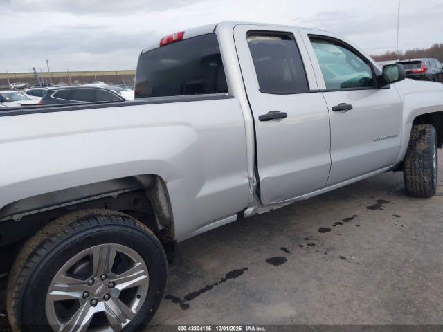 Chevrolet Silverado 1500 Custom Image 13