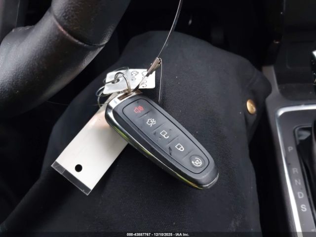 Ford Escape Titanium Image 4