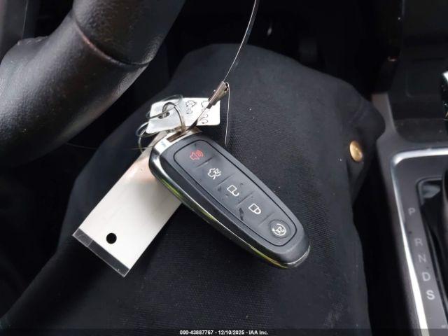 Ford Escape Titanium Image 4