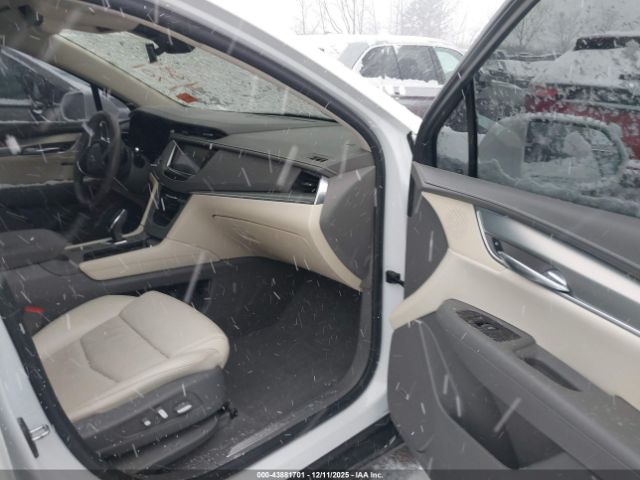 Cadillac XT5 Luxury Image 11