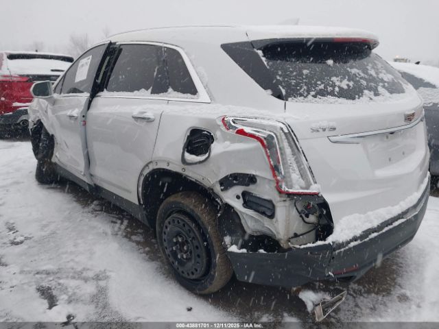 Cadillac XT5 Luxury Image 2